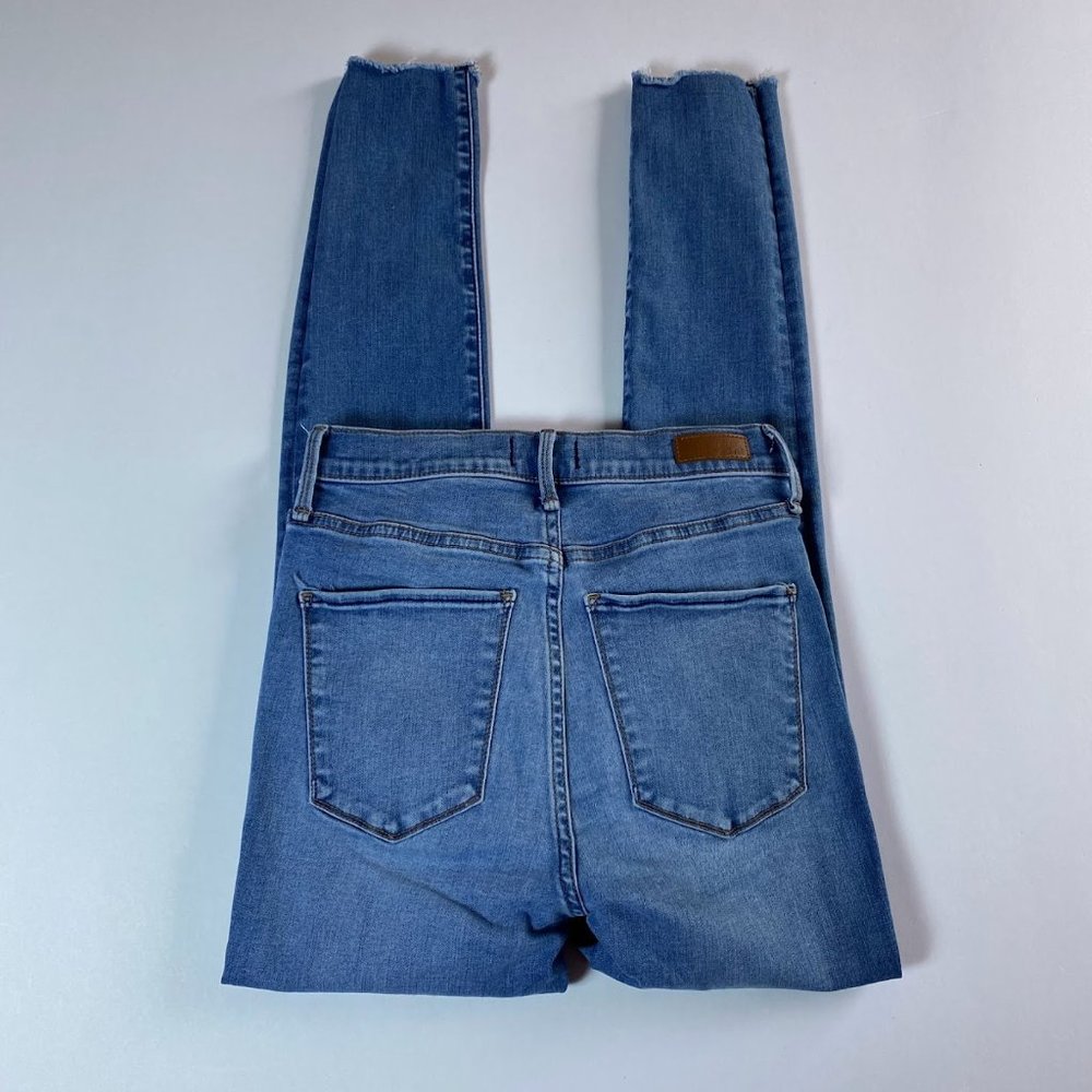 Abercrombie & Fitch, blue Ultra High Rise Super Skinny raw hem jeans, size 4/27 - Picture 5 of 9